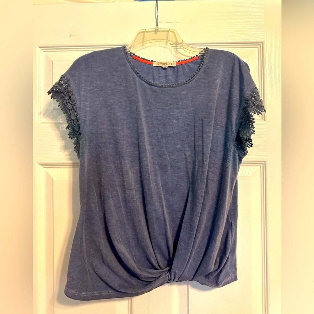 Blue shirt with Detailed sleeves